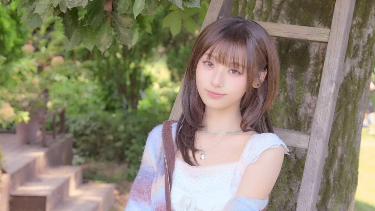 [Exclusive] UNIS's Hyeonju Shines on Third Debut: "I'm Sad It's Ending"