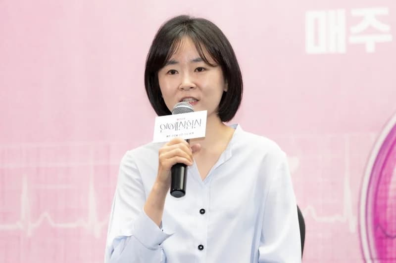 Netflix's 'Love Lab' Producer Lee Jin-joo Explains Bold Bed Setup