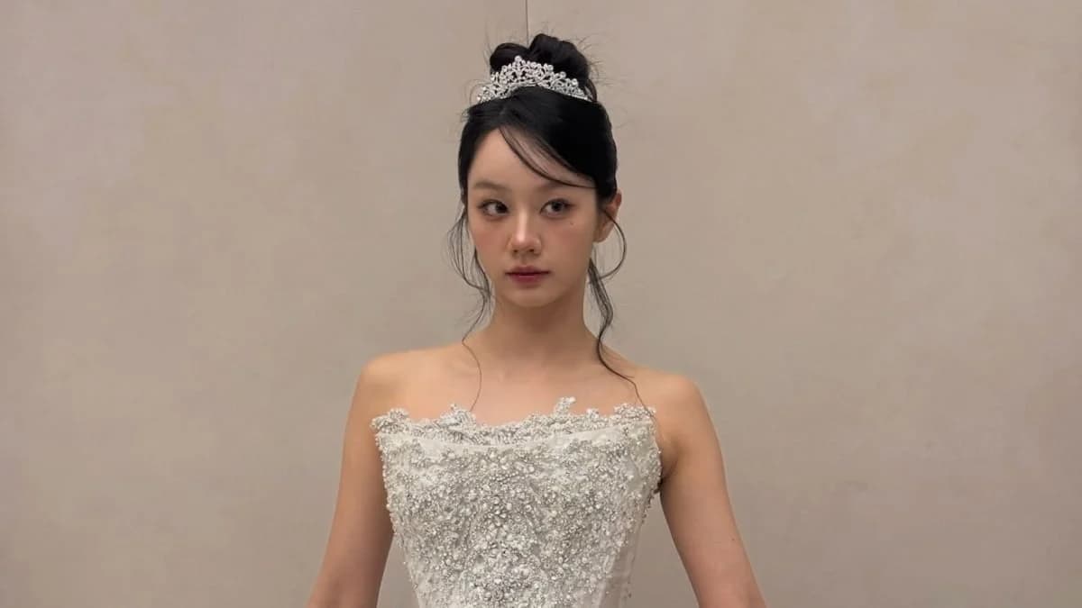 Hyeri Stuns in Wedding-Style Dress Ahead of Qingdao Fan Meeting