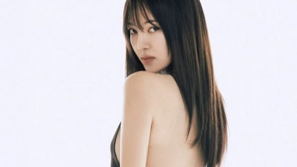 Girls' Generation's Hyoyeon Stuns in Sleek Backless Look for Allure Korea