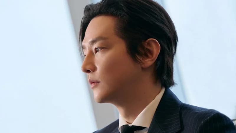 Kwon Yul Wraps Special Appearance as Flashy Villain in "Fifties Professionals"
