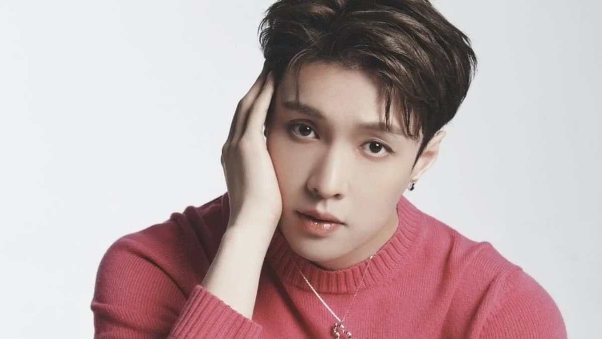 EXO's Lay Zhang Becomes College Student at 35 After Passing TOEFL