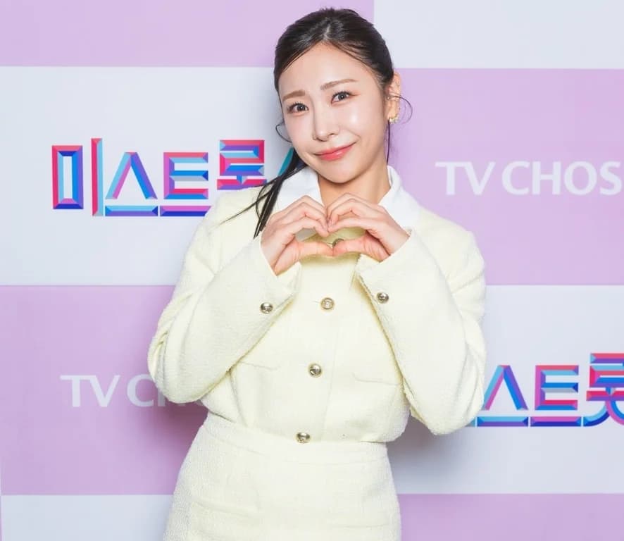 Singer who left girl group and finished 2nd in 'Miss Trot 4' joins variety show 'Alkong Dalkong'
