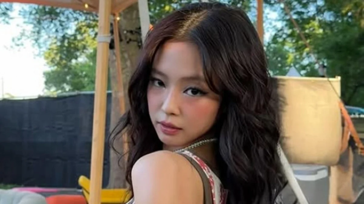 BLACKPINK's Jennie Set to "Graduate" From Beginner Status on the Golf Course