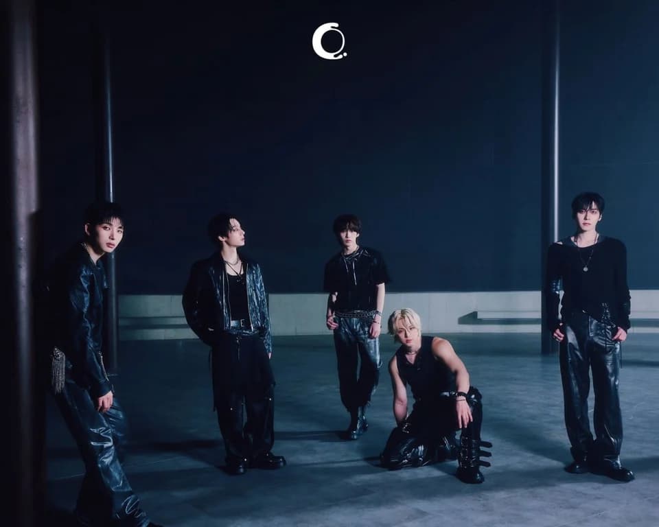 ONEUS Steps Into the Light in First 'FIRST LIGHT : 井' Concept Photos