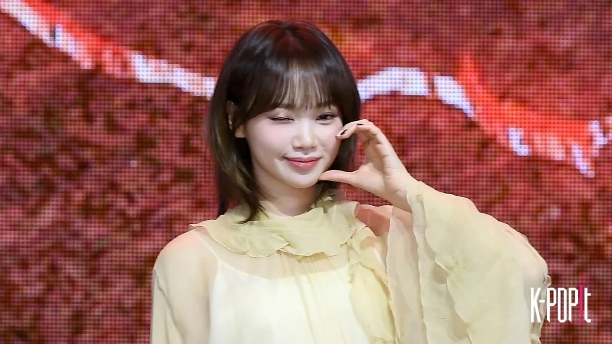 LE SSERAFIM's Kim Chaewon Cleared to Return After Neck Treatment
