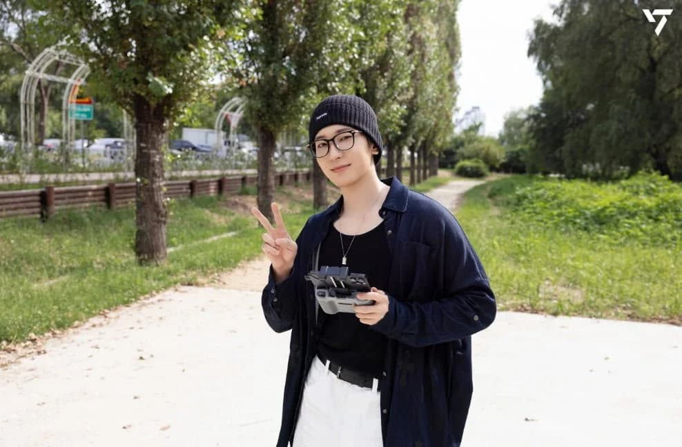 Wonwoo's 'EVERY WONWOO' Photo Sketch Draws 350K Views