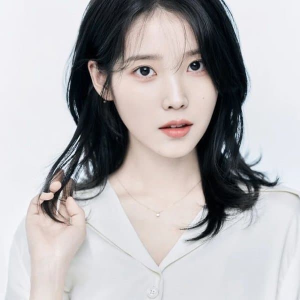 IU