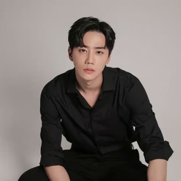 Lee Junyoung (ex U-Kiss, ex UNB