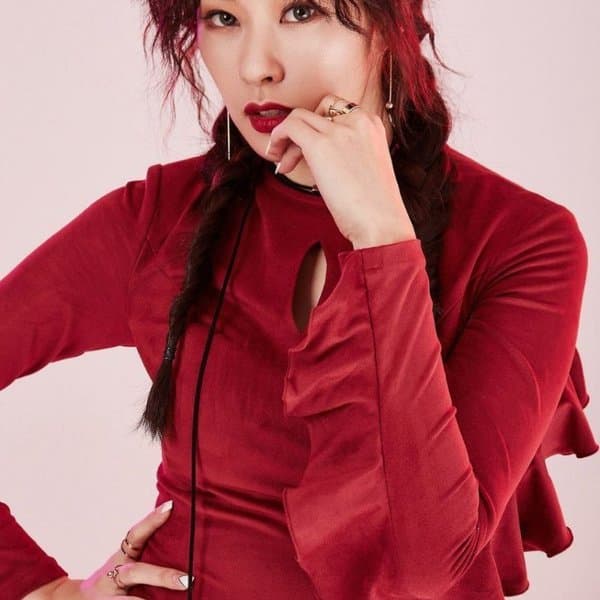 Yina , formerly Saem (샘)