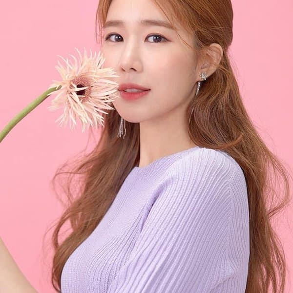 Yoo In Na