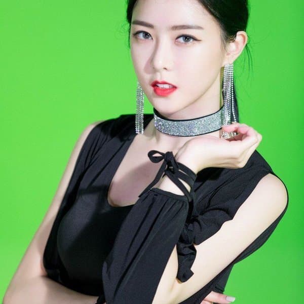 Zi.U , formerly Seulji (슬지)