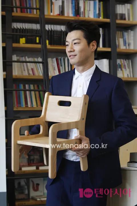 Gu Hye-jung — Lee Cheon-hee The Man Who Makes Furniture Press Conference