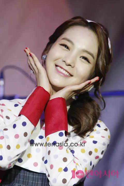Song So-hee — Showcase