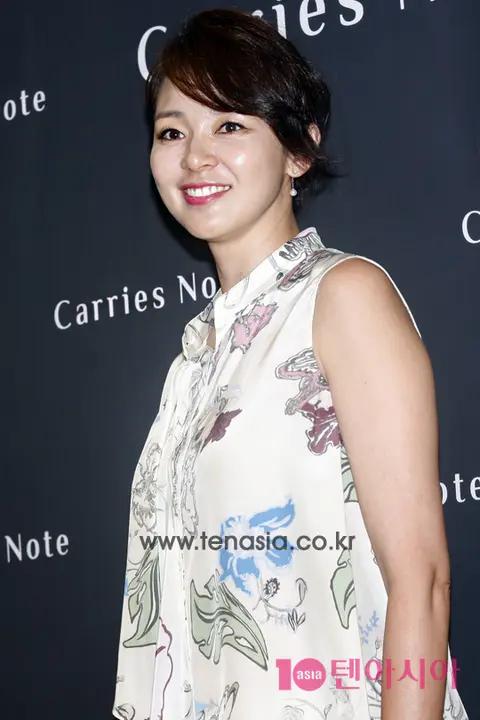 Yano Shiho — Signing Event