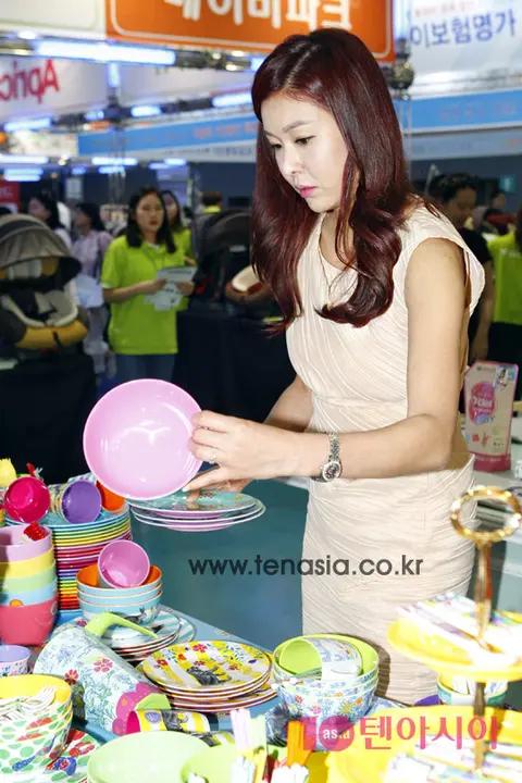 Hyun-young — Baby Fair Exhibition