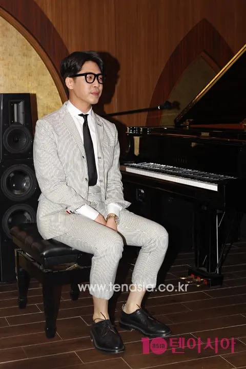 Jung Jun-il — Listening Session