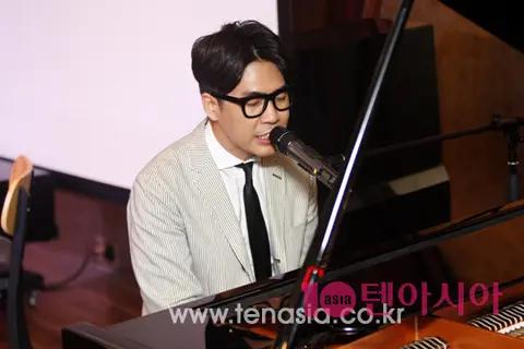 Jung Jun-il — Listening Session