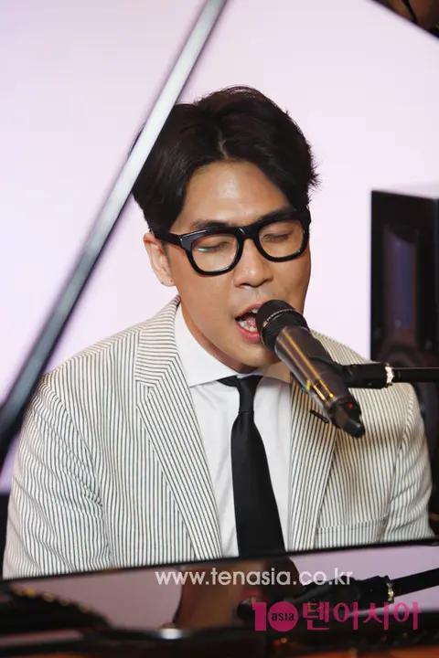 Jung Jun-il — Listening Session