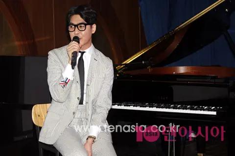 Jung Jun-il — Listening Session