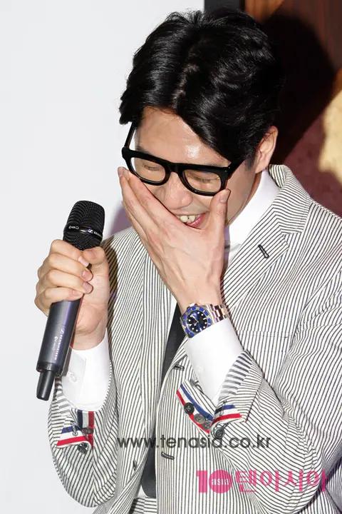 Jung Jun-il — Listening Session