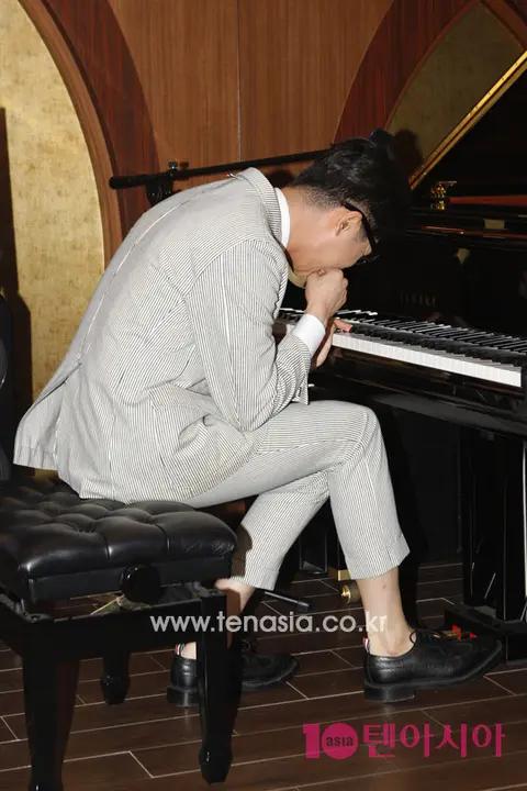 Jung Jun-il — Listening Session