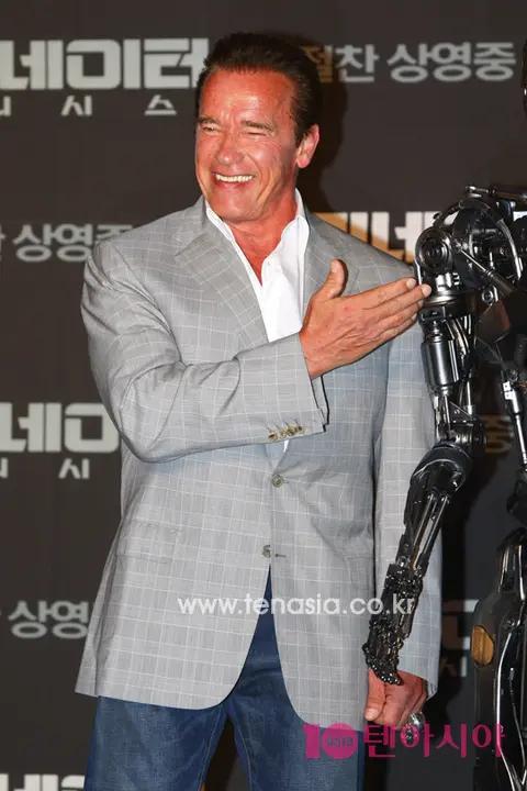 Arnold Schwarzenegger — Terminator Genisys Press Conference