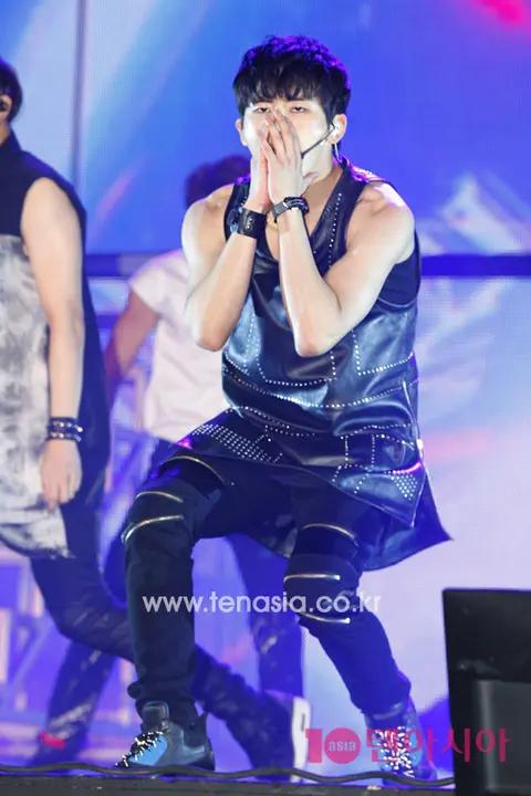 Hoya (INFINITE) — Showcase