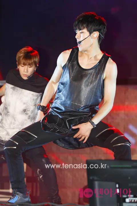 Hoya (INFINITE) — Showcase