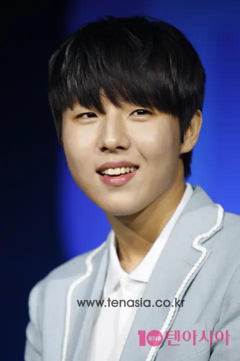 Yu Seung-woo — Showcase