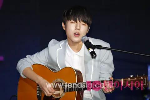 Yu Seung-woo — Showcase