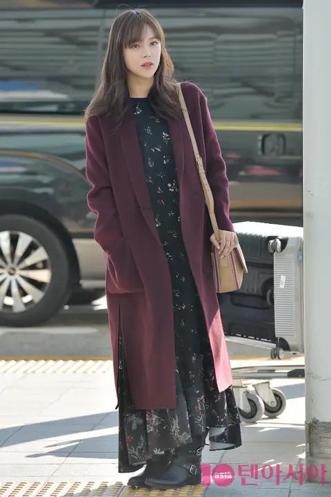 Park Shi-yeon — Airport