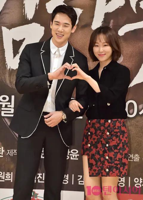 Yoo Yeon-seok, Seo Hyun-jin — Romantic Doctor, Teacher Kim