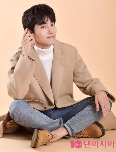 Kwak Dong-yeon — Interview