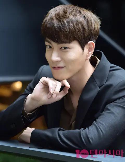 Hong Jong-hyun — Interview