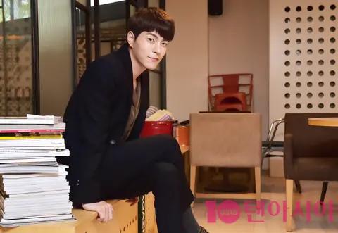 Hong Jong-hyun — Interview