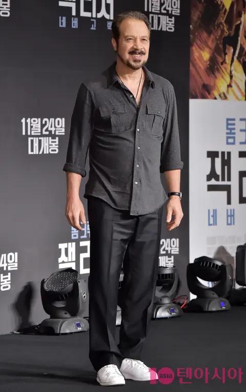 Edward Zwick — Jack Reacher Press Conference