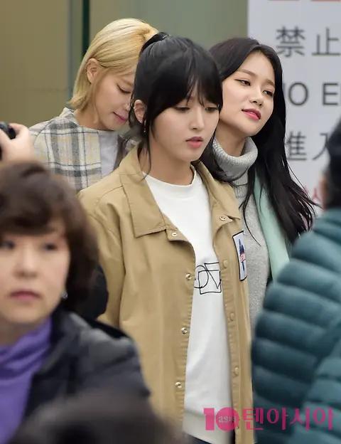 AOA, Chan-mi, Yoona, Choa — Airport