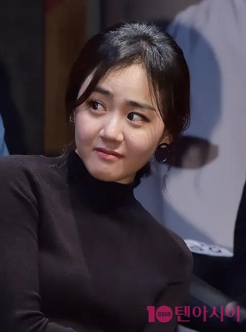 Moon Geun-young — Romeo and Juliet Press Call