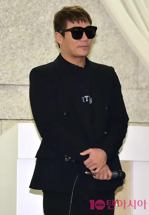VIBE, Yun Min-su — VIBE Press Conference