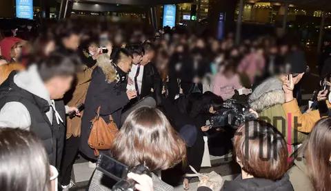 Heo Wi-joo — Airport