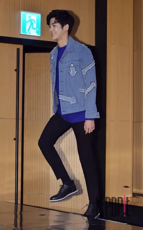 Rowoon — Lipstick Prince