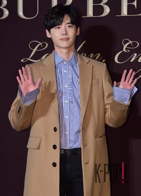 Lee Jong-suk — Launch