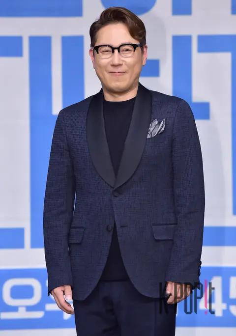 Yoon Jong-shin — Secretly and Greatly