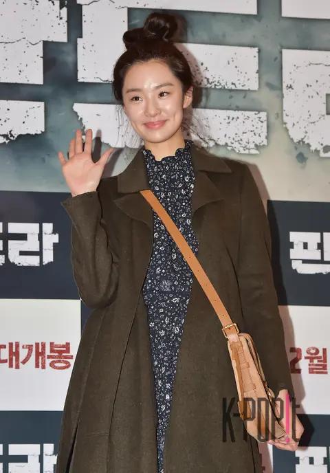 Stephanie Lee — Pandora VIP Premiere