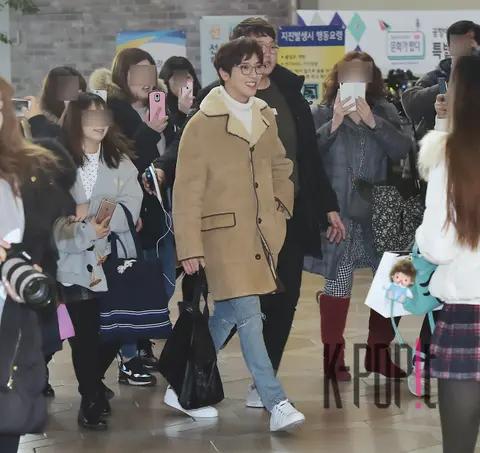 Jung Yong-hwa — Airport