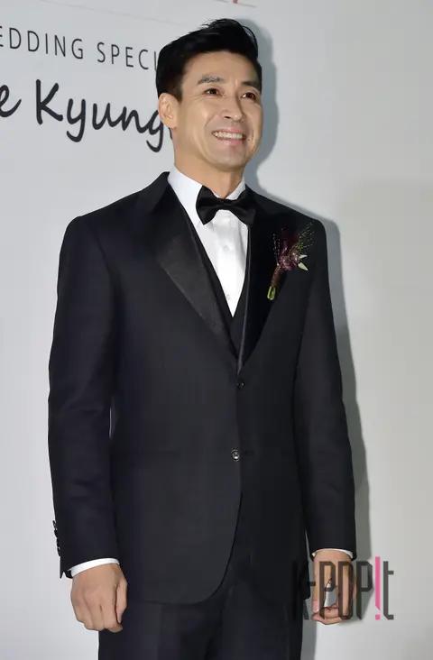 Shin Sung-woo — Shin Sung-woo Wedding Press Conference