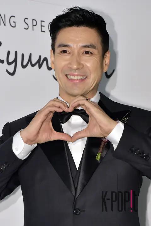 Shin Sung-woo — Shin Sung-woo Wedding Press Conference