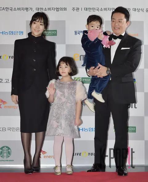 Lee Beom-soo, Lee Yun-jin — Consumer Satisfaction Evaluation Awards