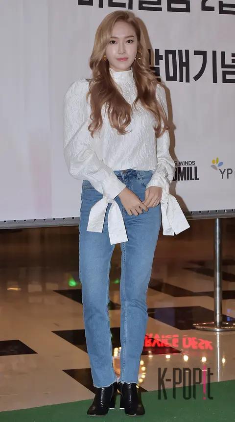 Jessica — Jessica Fan Sign Event